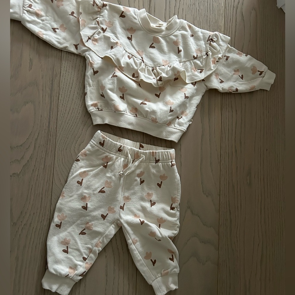 Baby 3-6 months sweatsuit